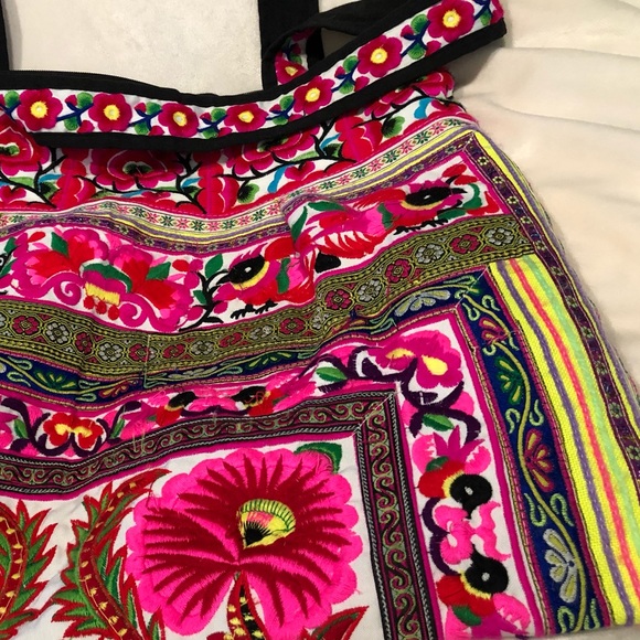 Multi-Colored Thread-Designed Bag - Picture 9 of 14